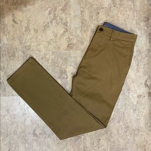 Old Navy Slim Ultimate Built-In Flex Chino Pants for Men
